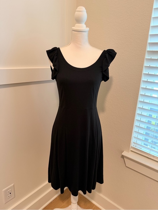 LOFT Dresses & Skirts - LOFT Black Flutter Sleeve Fit & Flare Dress – Size 6